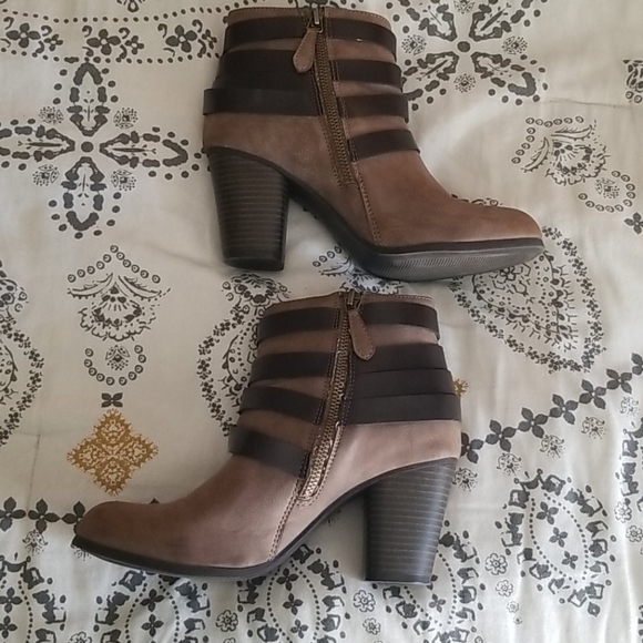 Madden Girl Deluxxxe Heeled Booties *HOST PICK* - Picture 3 of 9